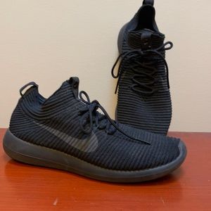 Nike Women’s Sneakers (Final Sale)